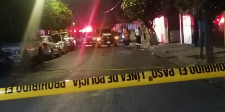 Sujetos armados matan a 4 personas en casa de Guadalajara