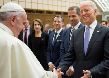 Papa Francisco felicita a Biden tras elecciones de EU