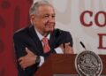 AMLO celebra su cumpleaños 67, recibe serenata en mañanera