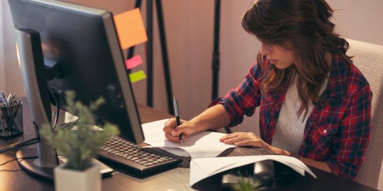 52% de los mexicanos, conectado al trabajo fuera de horario durante home office