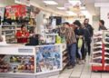 #Video Empleado de Oxxo cuenta por qué no abren la segunda caja