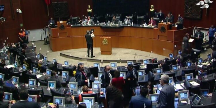 Senado aprueba eliminar el fuero presidencial