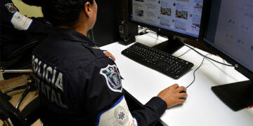 Policía Cibernética trabajará con escuelas creando grupo de WhatsApp