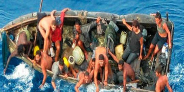 Marina y Migración rescatan a 14 migrantes cubanos en mar de Quintana Roo