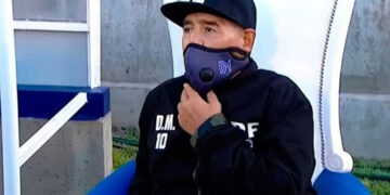 Maradona ha sido ingresado en una clínica de Buenos Aires