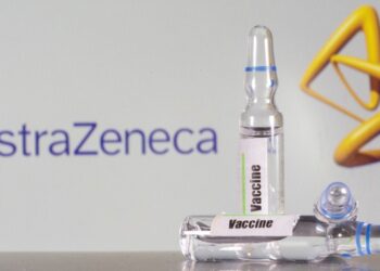 Vacuna contra COVID-19 de AstraZeneca necesita ‘estudio adicional’, dice director