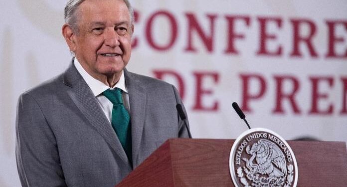 AMLO pone en venta planta de fertilizantes; ofrece contrato