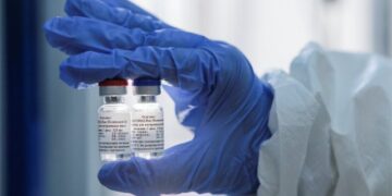 Primeras vacunas COVID-19 podrán aplicarse horas después de su aprobación en EEUU: autoridades
