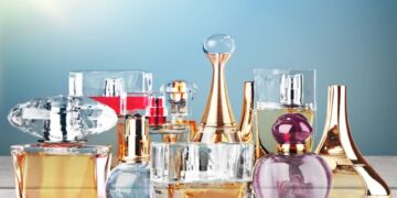 Perfumes que toda mujer debe tener en su tocador este 2021