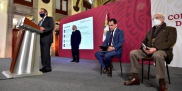 AMLO y empresarios acuerdan eliminar el insourcing