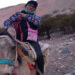 “La profe caballa”, la maestra rural chilena que cabalga por horas para dar clase