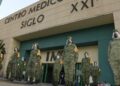Pfizer capacita a militares para aplicación de vacuna