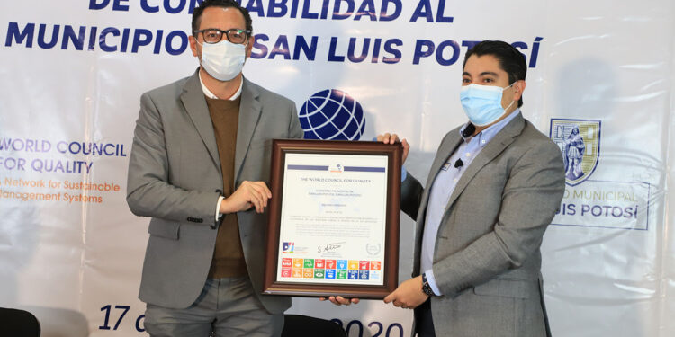 Ayuntamiento recibe “Premio Internacional de Calidad por Impulso al Desarrollo Sostenible”