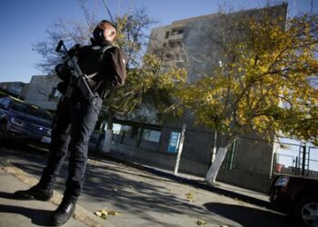 Sicarios disfrazados de médicos ingresaron a IMSS de Ciudad Juárez y remataron a un paciente