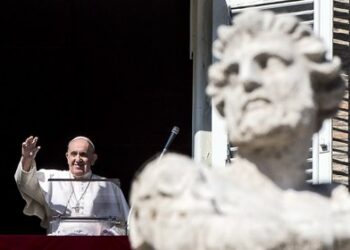Papa desea que restricciones por COVID sirvan para descubrir una Navidad menos consumista