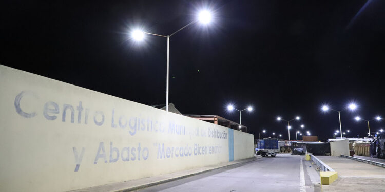 Nueva iluminación en “Mercado Bicentenario”