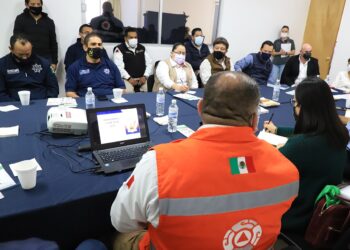 Autoridades y vendedores de pirotecnia establecen acuerdos de seguridad