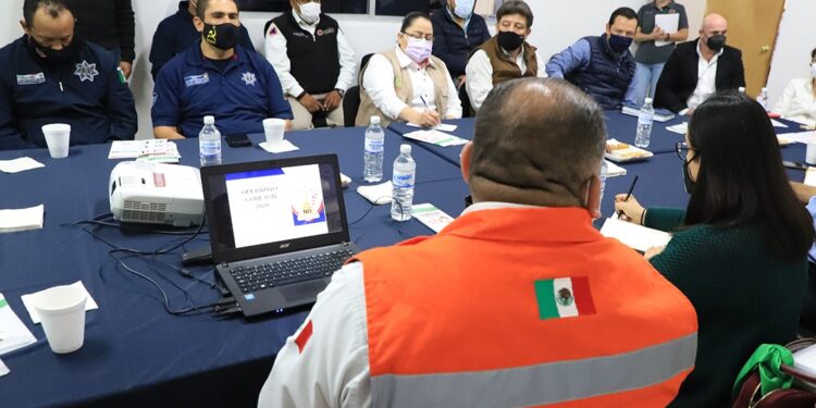 Autoridades y vendedores de pirotecnia establecen acuerdos de seguridad