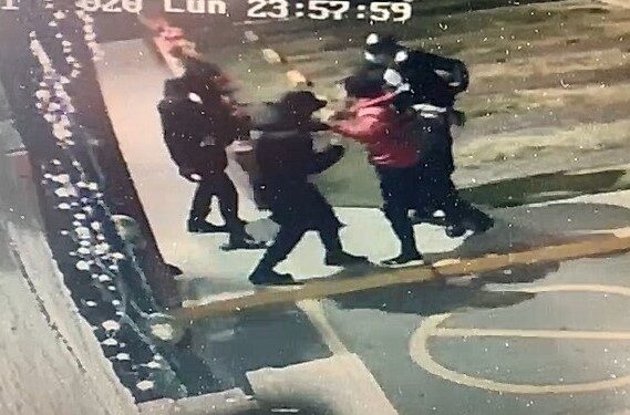 Estudiante grave por recibir descargas eléctricas de policías en Toluca