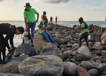 Tres menores mueren ahogados en playa de Veracruz