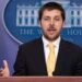 Biden elige como asesor económico a Brian Deese, defensor del Acuerdo de París