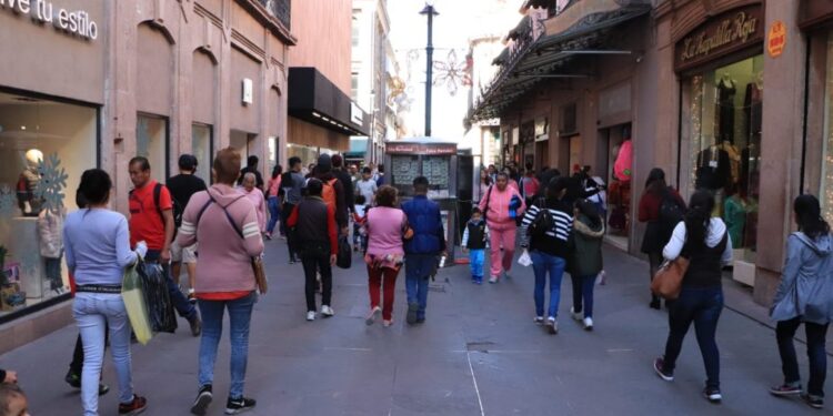 Se aumentará vigilancia contra COVID en esta temporada