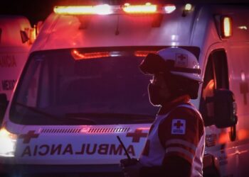 Muere mujer tras caer de un puente vehicular en Neza, Estado de México