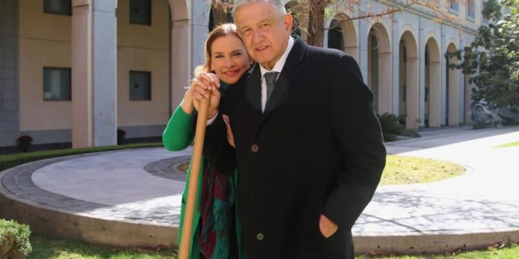 AMLO desea feliz 2021 a todos los mexicanos
