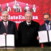 AMLO y empresarios firman acuerdo para regular outsourcing