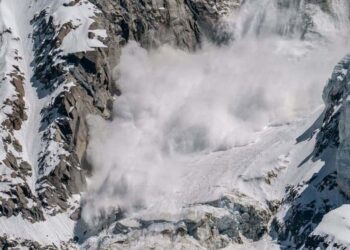 Avalancha de nieve mata a 10 escaladores en Irán
