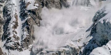 Avalancha de nieve mata a 10 escaladores en Irán