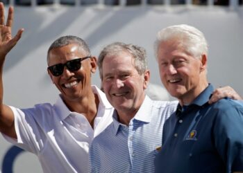 Obama, Bush y Clinton, dispuestos a vacunarse públicamente contra COVID-19