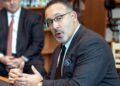 Biden elige al latino Miguel Cardona como su secretario de Educación: medios
