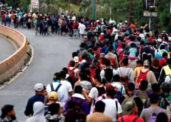 Nueva caravana de hondureños pone rumbo a EU