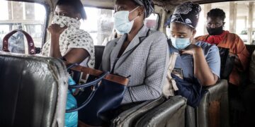 Detectan una nueva variante del coronavirus en Sudáfrica