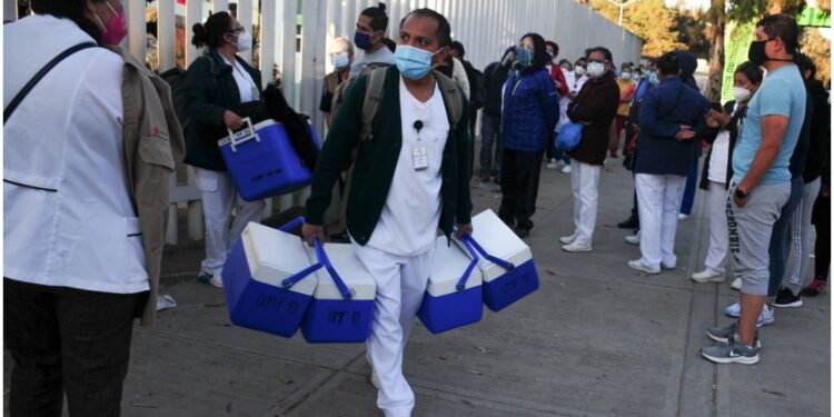 México registra 124 mil 897 muertos y 1 millón 413 mil 935 casos de COVID-19