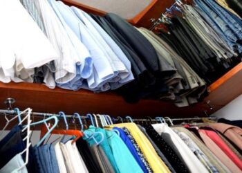 Errores al guardar o colgar ropa que hacen que se desgaste y dure menos