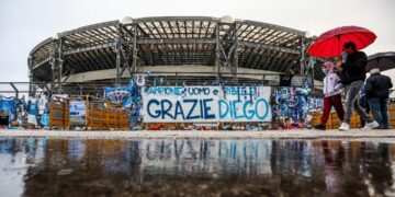 Estadio del Nápoles es rebautizado como Diego Armando Maradona
