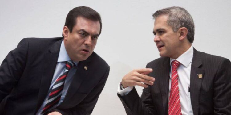 FGR asegura departamento y cuentas bancarias a exoficial mayor del Gobierno de Mancera