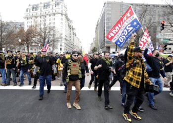 Apuñalan a 4 tras marcha en apoyo a Trump en Washington