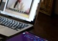 En plena clase virtual, hombre amenaza y abusa de adolescente