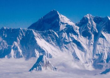 Nepal y China fijan la altura del Everest en ocho mil 848.86 metros