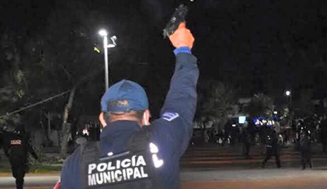 Detienen a 11 policías de Cancún involucrados en represión de manifestación