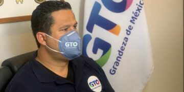 Gobernador de Guanajuato es hospitalizado por COVID-19