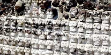 Descubren 119 cráneos en el Huei Tzompantli, altar dedicado a Huitzilopochtli