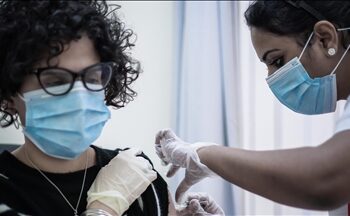 Sinopharm anuncia que una de sus vacunas contra COVID-19 tiene eficacia del 79%