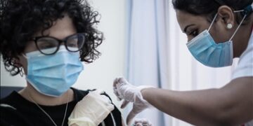 Sinopharm anuncia que una de sus vacunas contra COVID-19 tiene eficacia del 79%