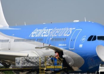 Primeras 300 mil vacunas rusas Sputnik V contra COVID-19 llegan a Argentina