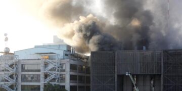 Incendio colapsa seis líneas del Metro en CDMX