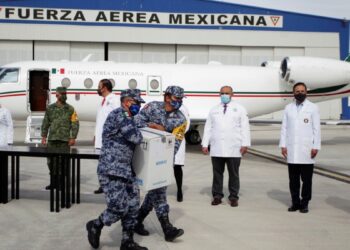 IMSS reporta 2 casos de reacción a vacuna COVID en Tabasco
